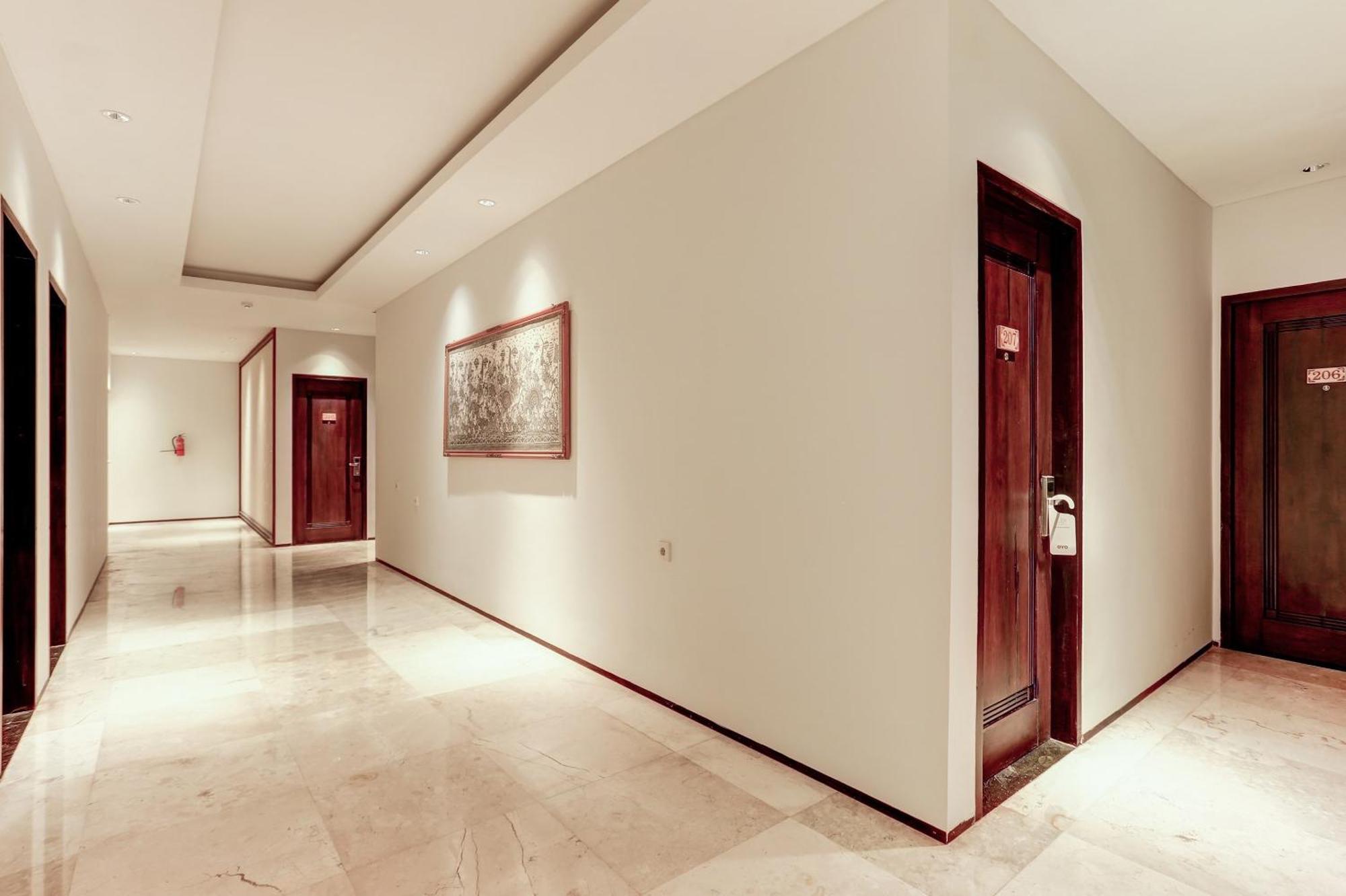 Collection O Legian Near Pantai Kuta Formerly Premium Legian ภายนอก รูปภาพ