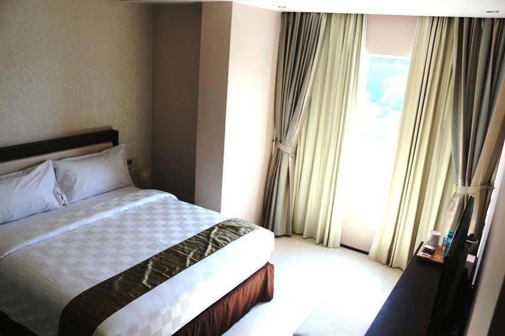 Collection O Legian Near Pantai Kuta Formerly Premium Legian ภายนอก รูปภาพ
